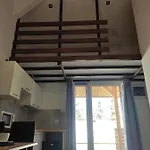 Nad Jeziorem Appartement Treby Stare