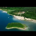 Nad Jeziorem * Treby Stare