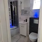 Nad Jeziorem Appartement Treby Stare