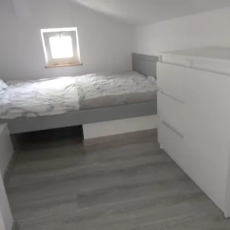 Nad Jeziorem *