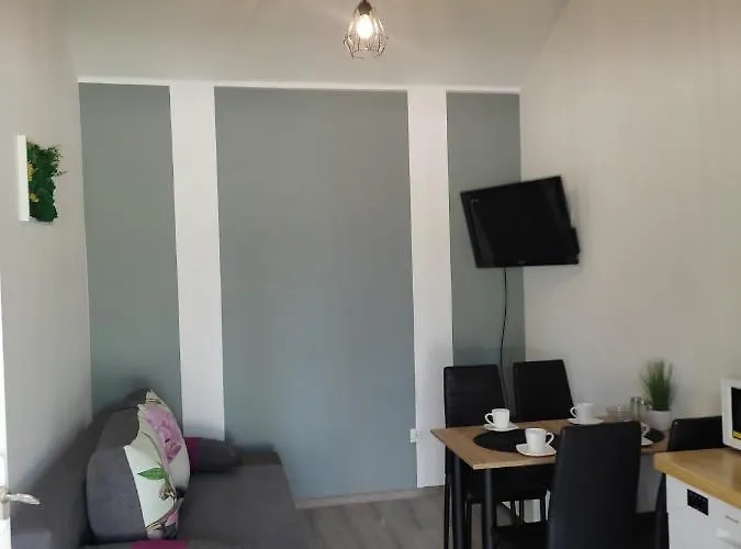 Nad Jeziorem Treby Stare