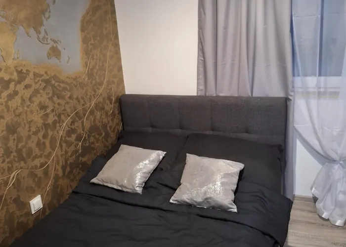 Nad Jeziorem * Treby Stare