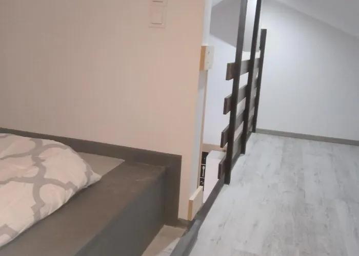 Nad Jeziorem * Treby Stare